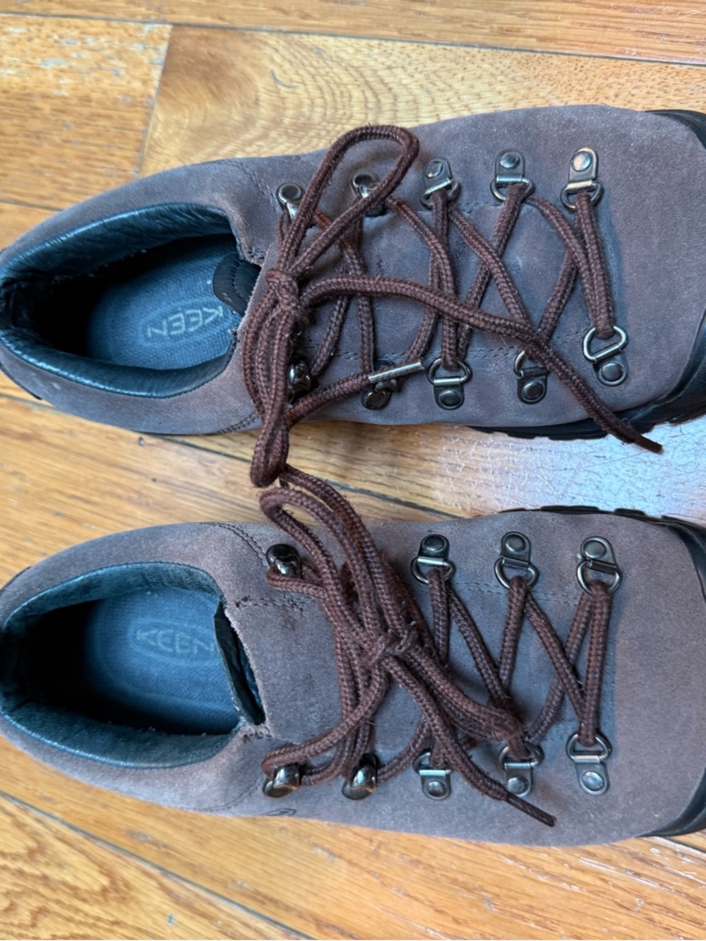 Keen women's Brown Suede Lace-Up Hiking shoes